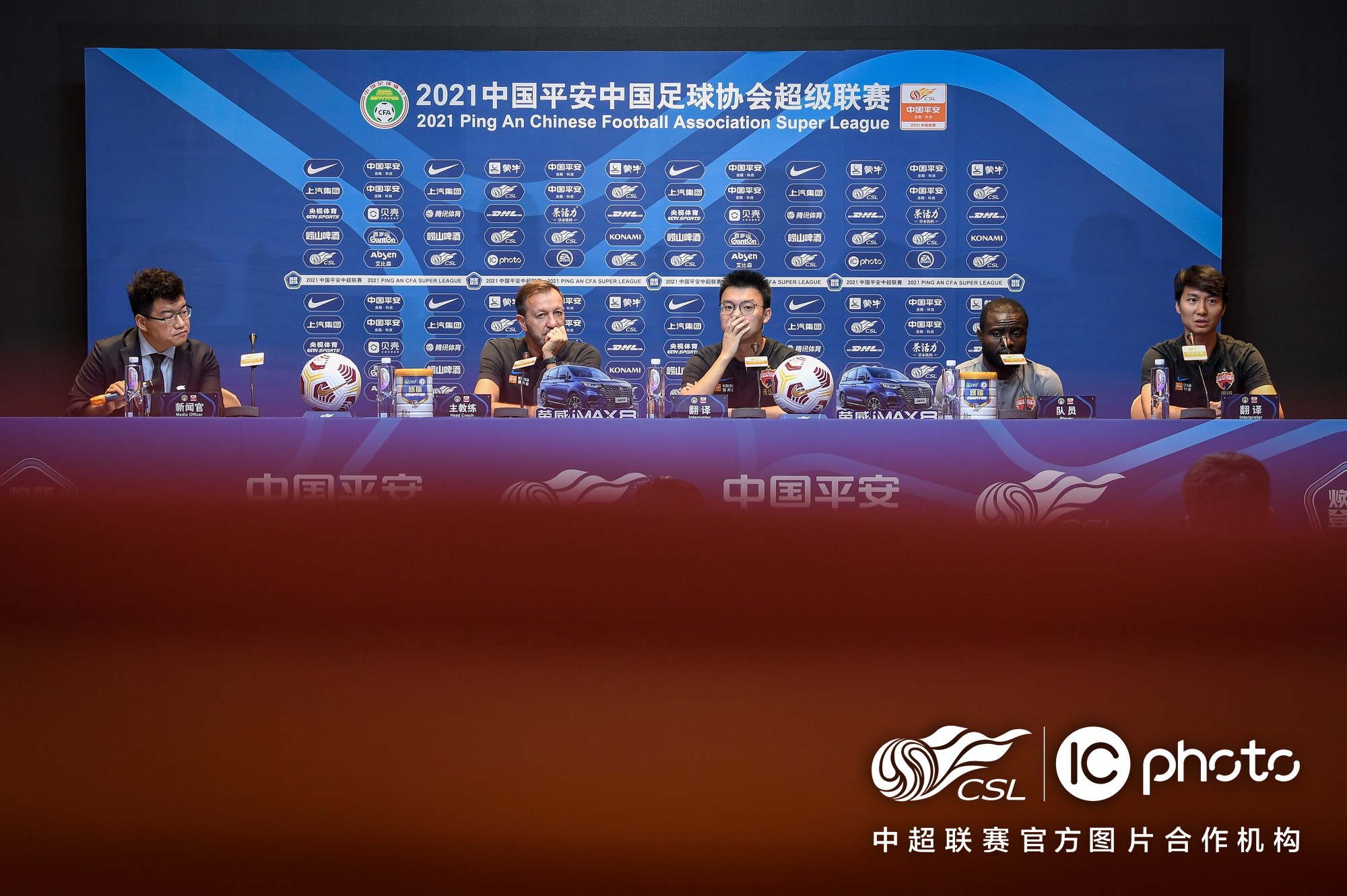 关于全球顶尖球员积极备战，为夺冠奋力拼搏的信息