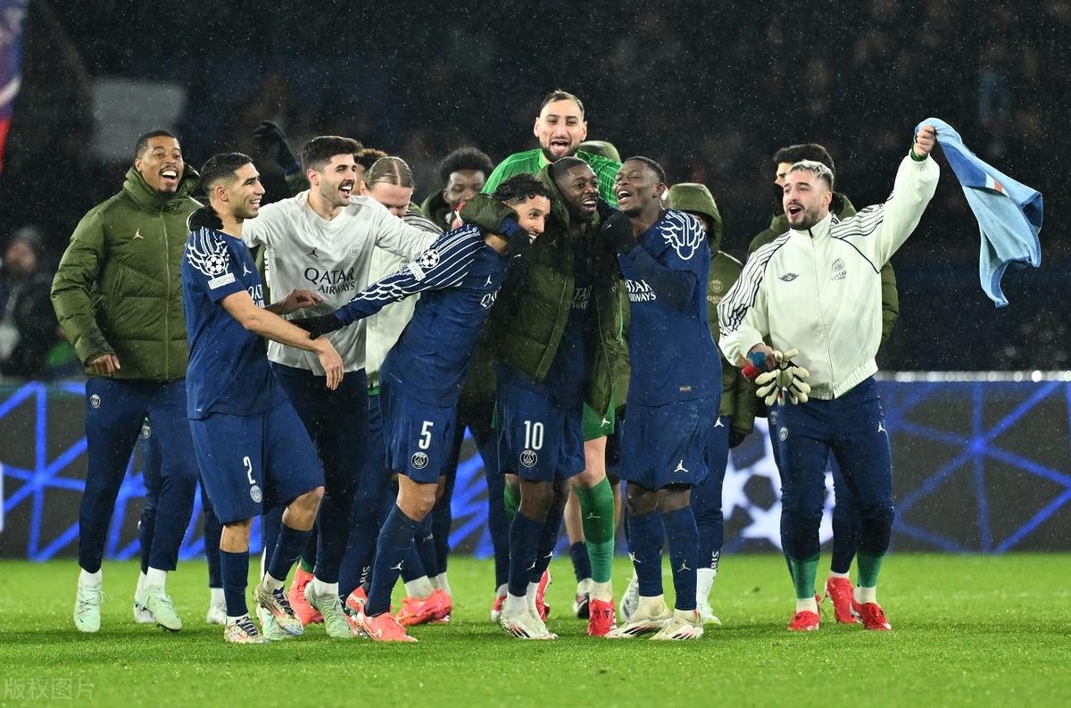 星空体育app下载-曼城豪胜晋级，称霸欧冠赛场