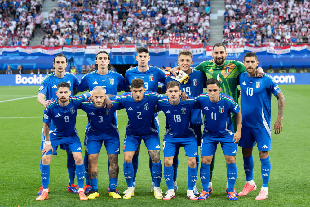 星空体育vip注册-意大利队凭借团队合作稳居前列的简单介绍