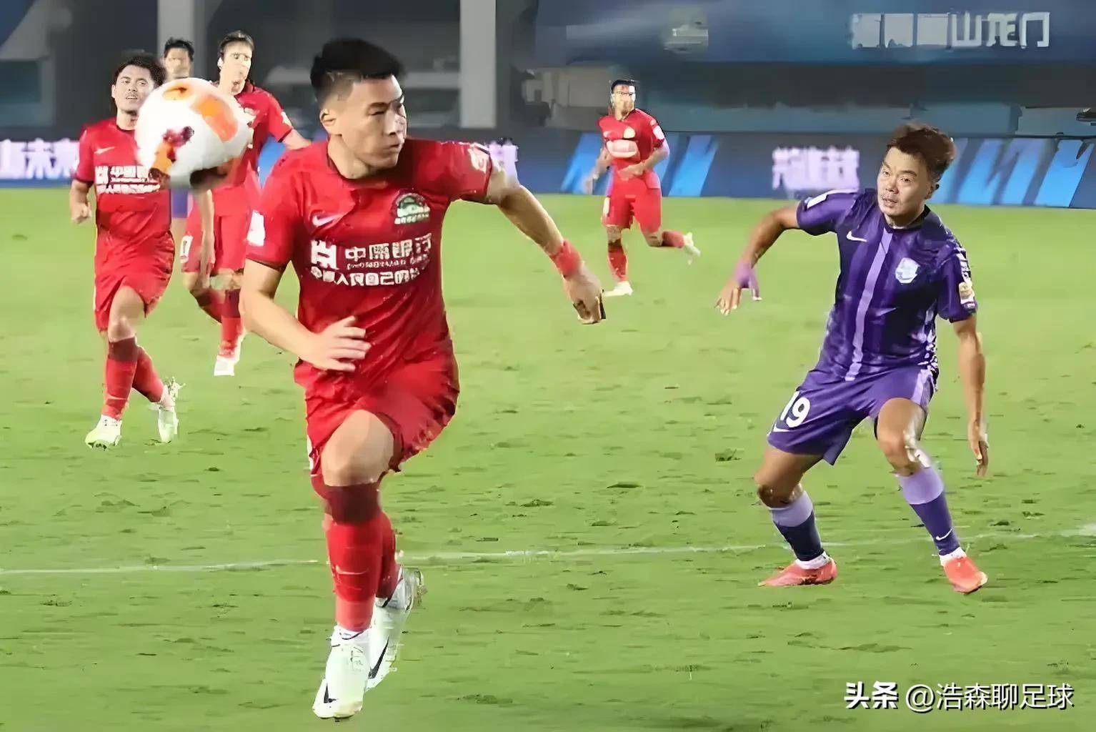 星空体育app下载-包含中超联赛球员表现全面出色，技战术配合默契的词条