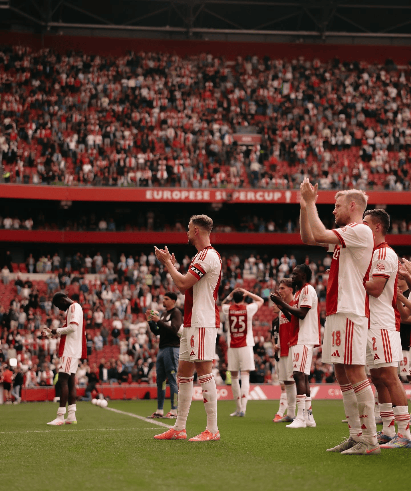 拜仁慕尼黑拼尽全力：争夺独一无二荣耀的简单介绍