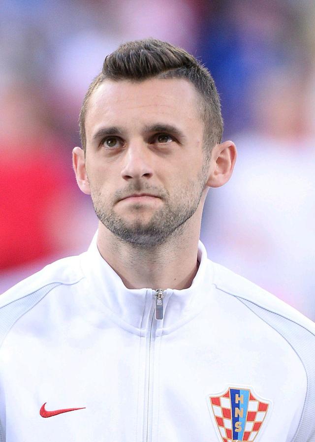 米特罗维奇破门得分，卢瓦尔获得三分