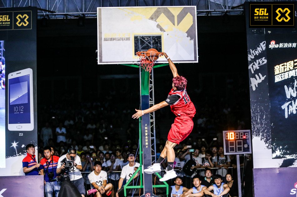 星空体育电竞-日本篮球明星挑战赛精彩上演