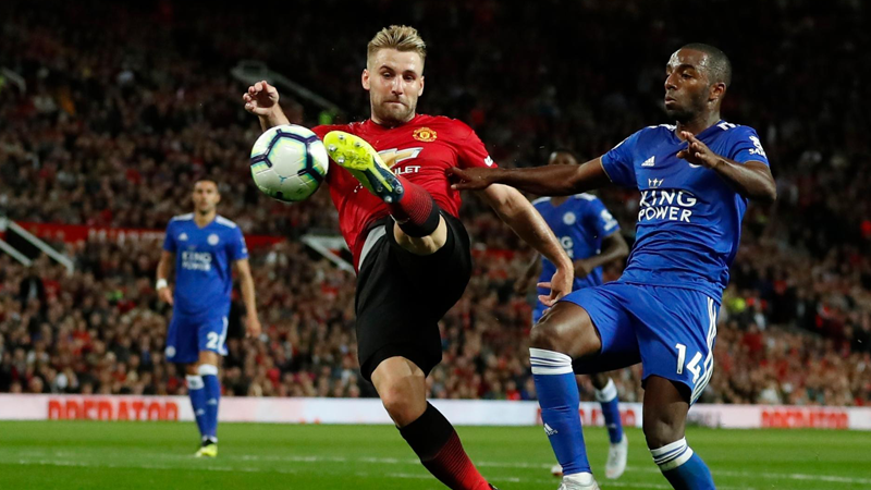 包含出色表现惊艳全场，球员赛后饶有兴致的词条