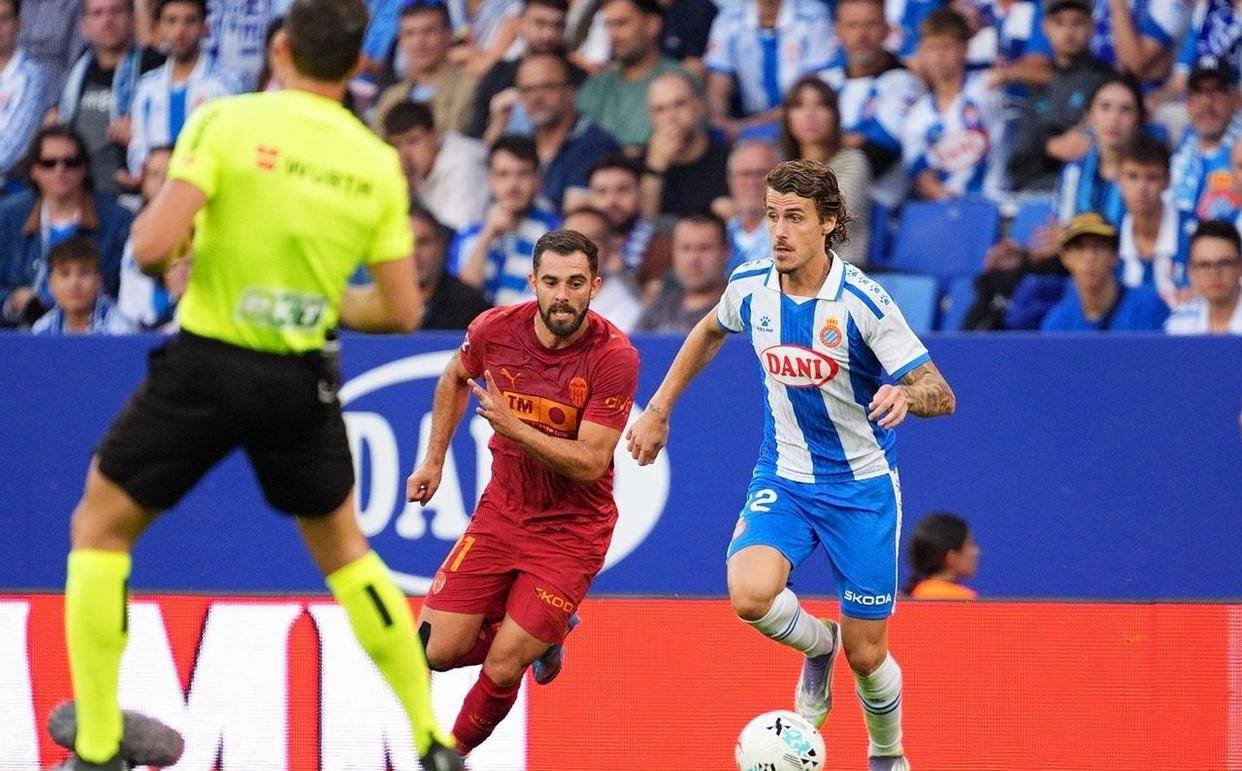 瓦伦西亚逆转巴伦西亚，取得关键胜利，赛季保级前景一片光明