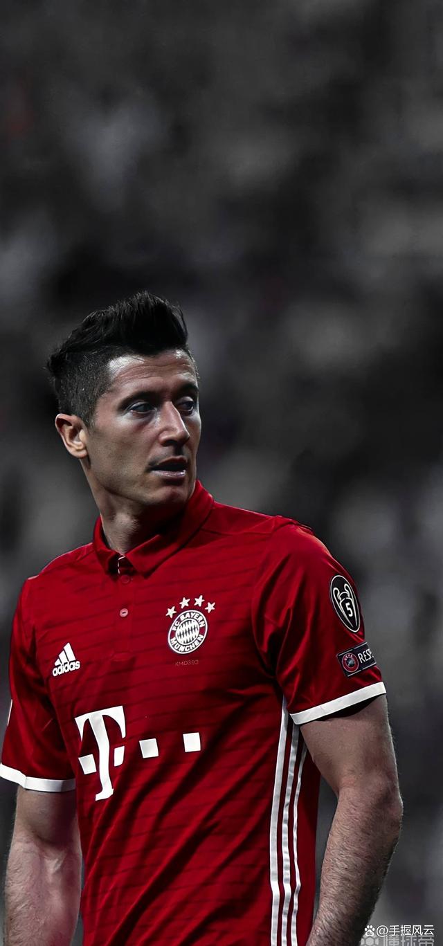 皇马官方确认莱万多夫斯基加盟，刷新西甲转会纪录的简单介绍