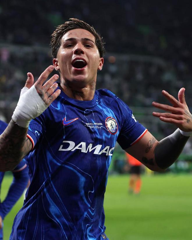 切尔西逆转战胜西汉姆，保持不败势头