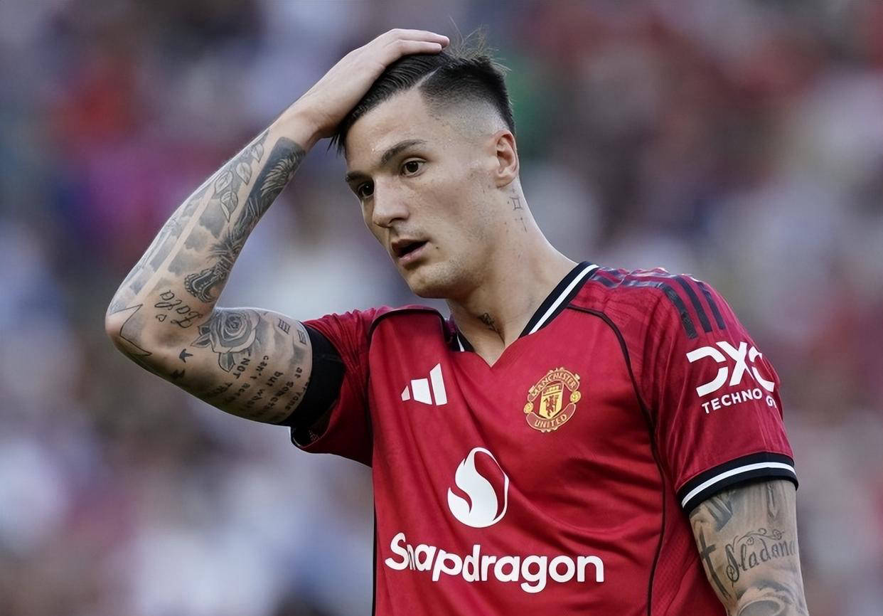 星空体育在线登录-英超豪门苦等鲁尼，曼联或将与前队长展开谈判