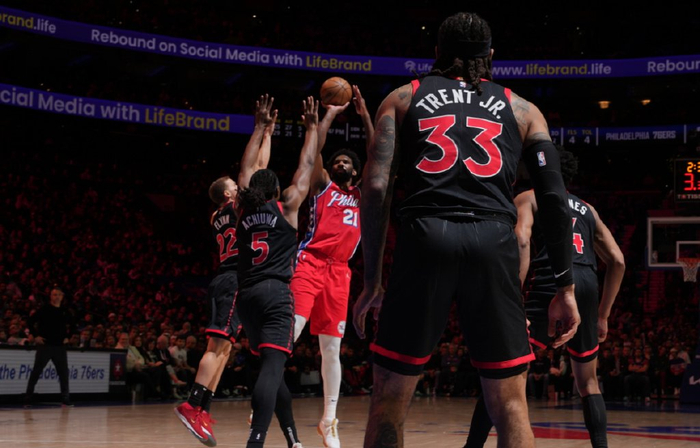 星空体育登录入口-猛龙取得对76人的重要胜利