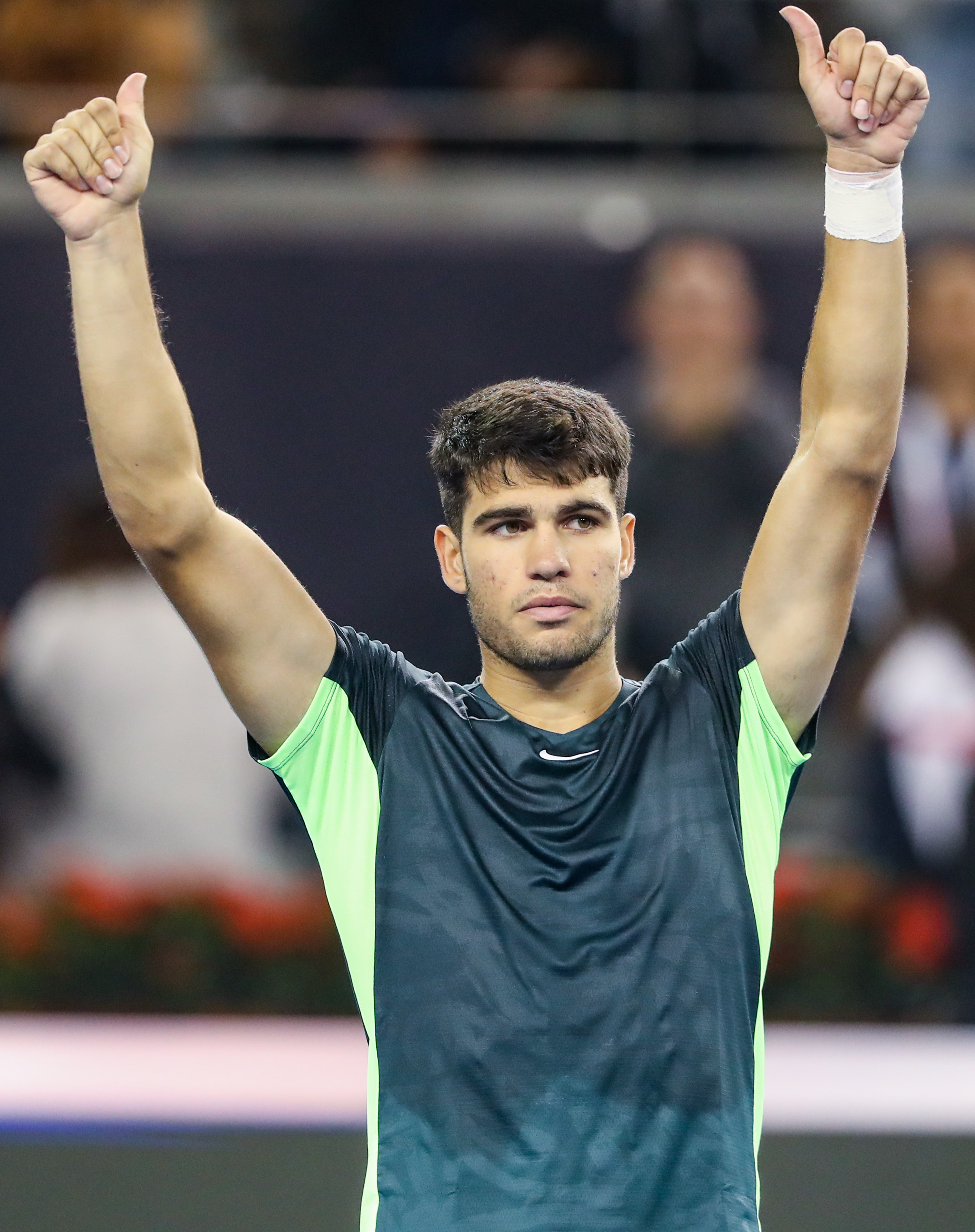 包含卡塔尔运动员实现个人最佳成绩的词条