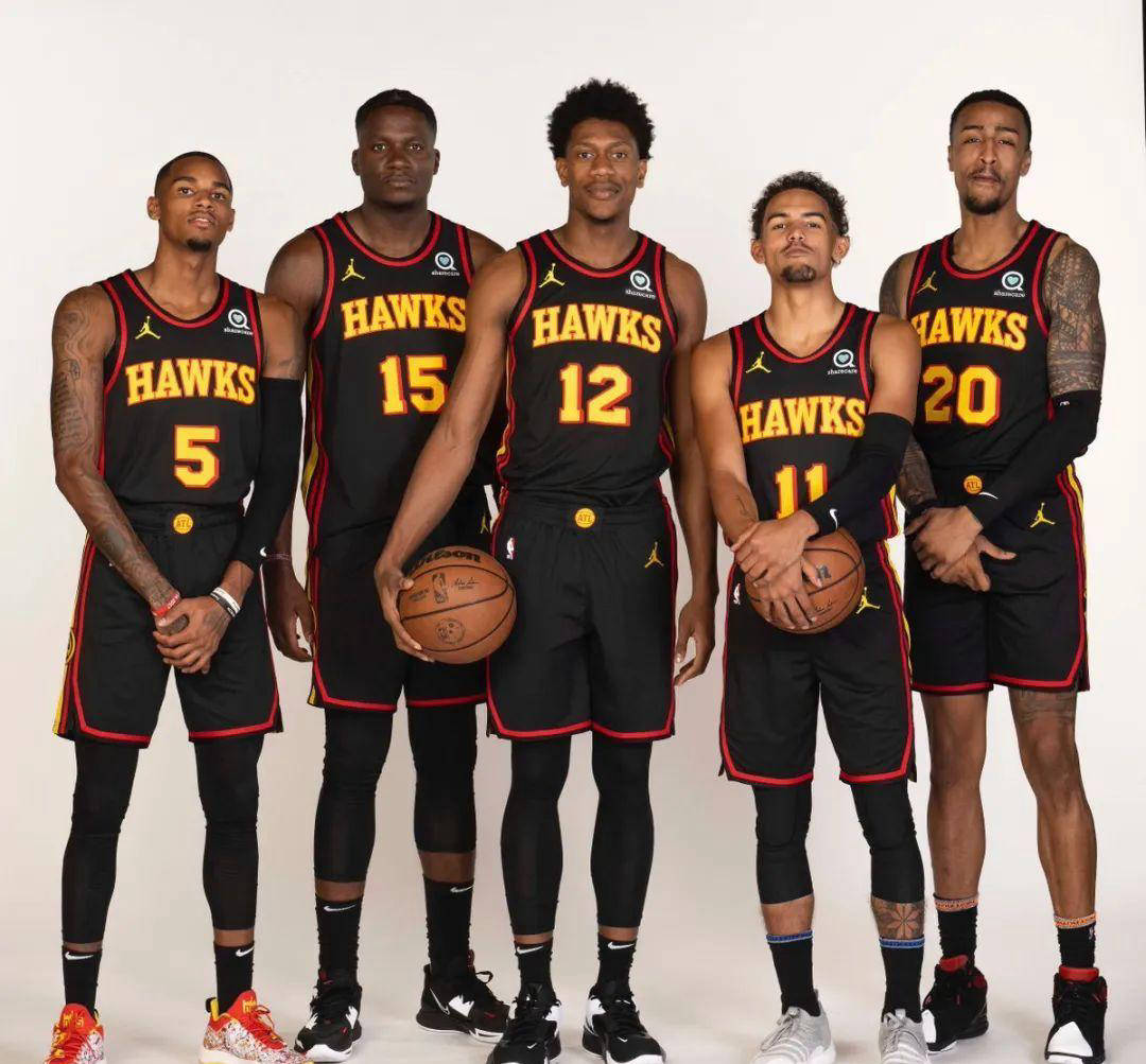 星空体育平台-包含骑士主场完胜老鹰，全队表现出众的词条