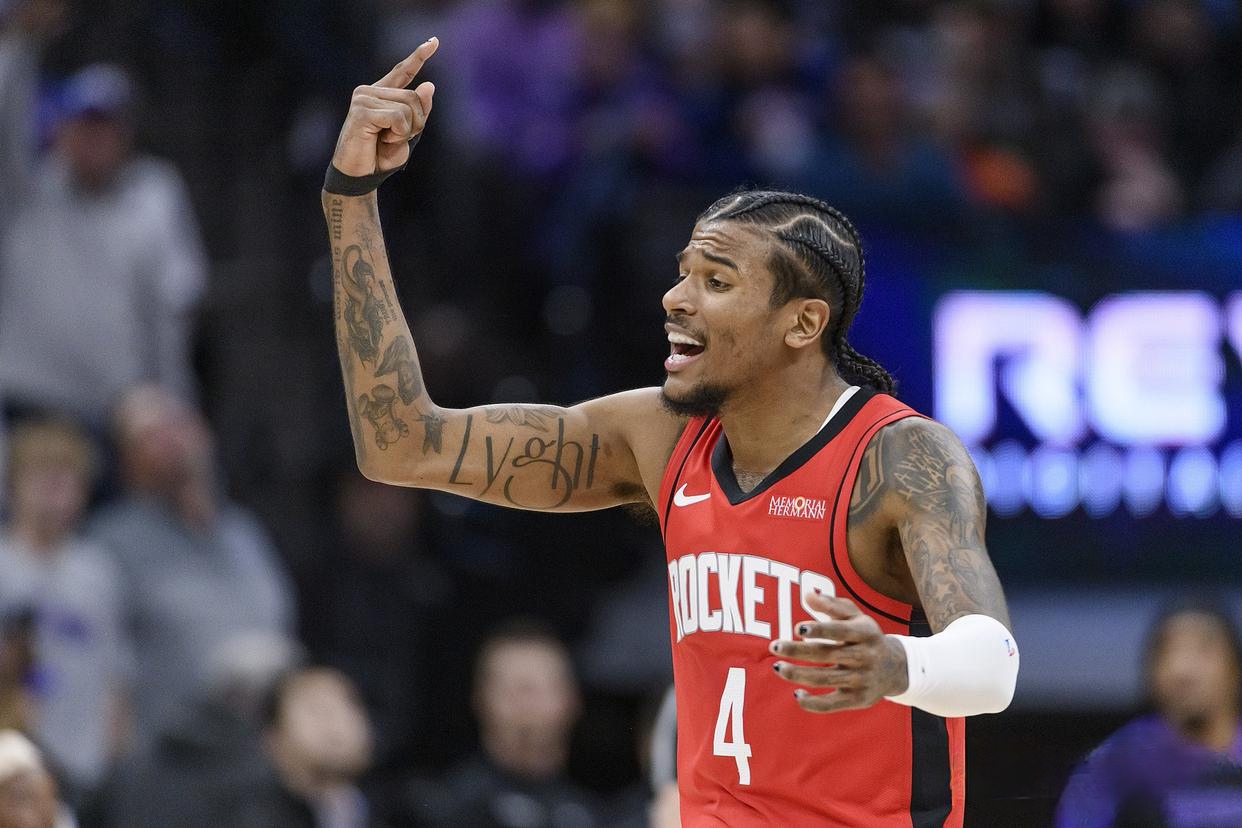 老鹰队年轻球员崭露头角，为球队注入新活力的简单介绍