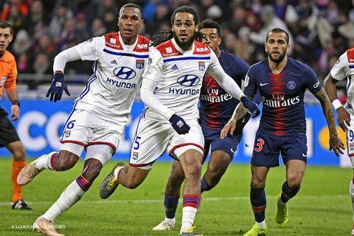 法甲联赛榜首争夺激烈，多队实力均衡的简单介绍